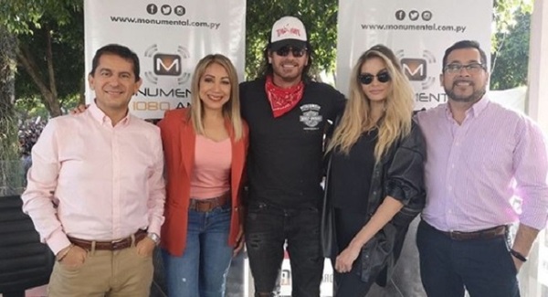 Mario Cimarro fue hasta Caacupé para participar de la gran fiesta mariana
