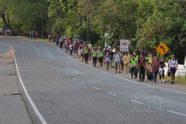 Dengue: realizaron mingas y entregaron folletos a peregrinos en fiesta mariana