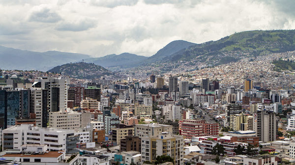 Dos fuertes sismos sacudieron la capital de Ecuador en un mismo día » Ñanduti