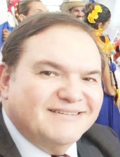 Dicen que ya modificaron el ítem que exige local propio - Política - ABC Color