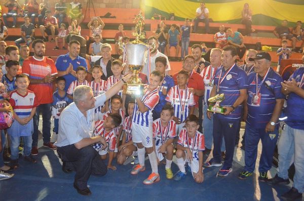 Amambay campeón invicto del Nacional C9 de fútbol de salón
