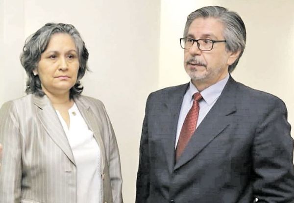 Magistrados cercanos al clan ZI suspendidos - Política - ABC Color