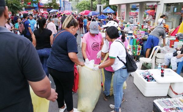 Más de 850 toneladas de basura dejaron los peregrinos - Locales - ABC Color
