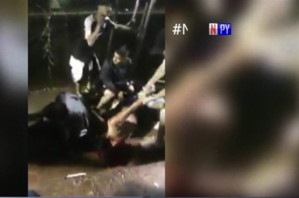 Caída de valla de seguridad deja heridos graves en festejo decano | Noticias Paraguay