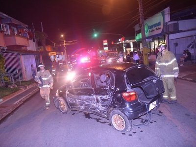 Choque entre vehículos deja 5 heridos en Fernando de la Mora