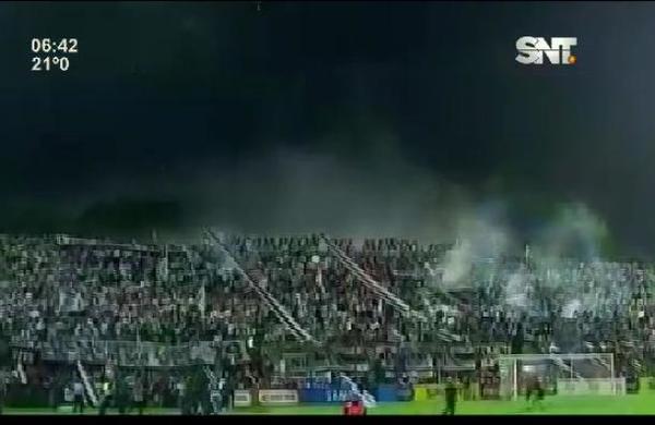 Hinchas heridos en Para Uno al ceder un vallado - SNT