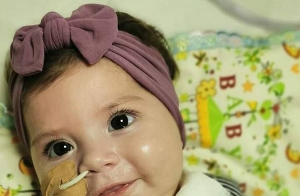 HOY / Si cada paraguayo aporta G. 15 mil la bebé Bianca podrá adquirir la ampolla que garantiza su cura
