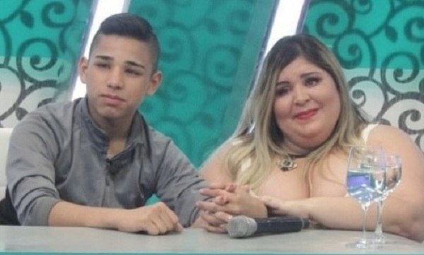 Pamela Ovelar y su hijo predicaran la palabra de Dios