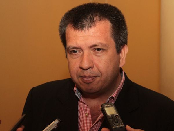 Delincuentes planeaban asaltar vivienda de senador colorado - ADN Paraguayo