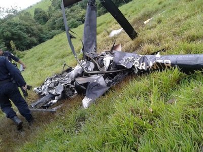 Hallan helicóptero destrozado en Itakyry