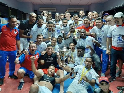 Un exDT de Cerro campeón con Olimpia de Honduras
