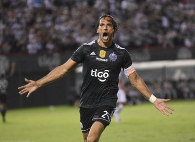 Harán antidoping a Roque Santa Cruz