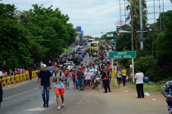 Feligreses no gastaron en su visita a la Virgen de Caacupé | Noticias Paraguay