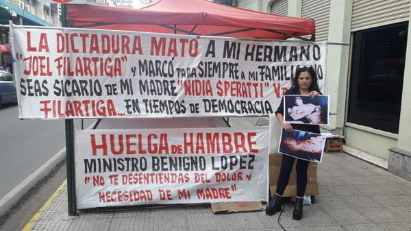 Hija de Joel Filártiga exige indemnización a Hacienda por asesinato de su hermano durante la dictadura - Periodísticamente - ABC Color