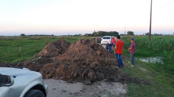 Obras viales dejan incomunicadas dos comunidades de Ñeembucú - Nacionales - ABC Color