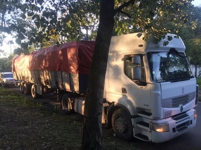 Incautan cargamento de prendas de vestir en Roque Alonso  - Nacionales - ABC Color