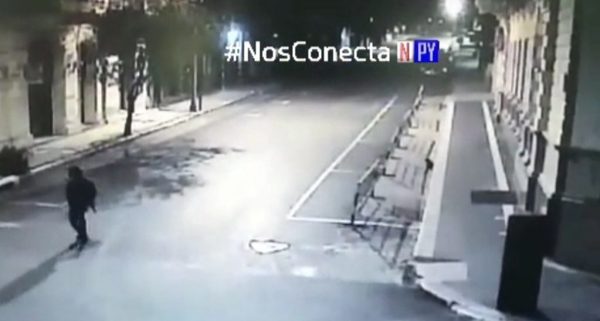 Atrapan a sujeto que habría realizado disparo frente a Vicepresidencia | Noticias Paraguay
