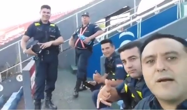 “Va jugar enseguida ‘25 pagantes’”: Policía que se burló de escasa asistencia de hinchas de Cerro, fue sumariado - ADN Paraguayo