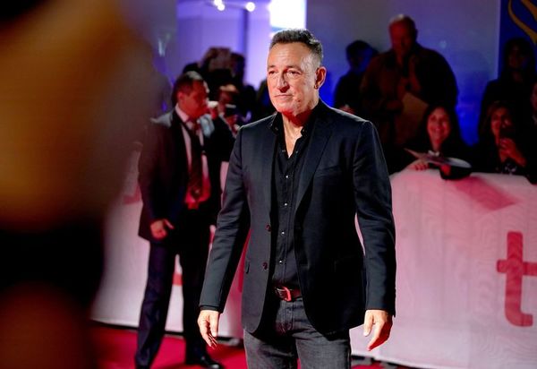 Sting y Bruce Springsteen unen sus voces para recaudar fondos por la Amazonía - Gente - ABC Color