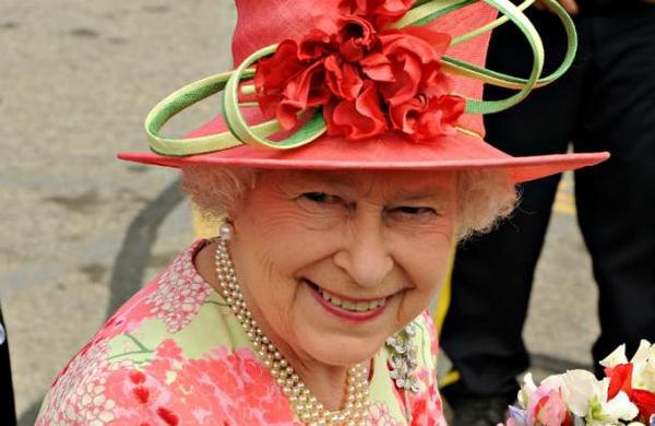 El día en que la reina Isabel conoció a Marilyn Monroe: ambas tenían 30 años - SNT