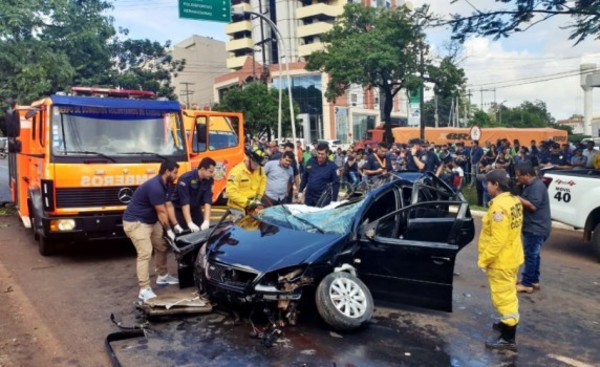 Estudiante brasileño muere en violento accidente