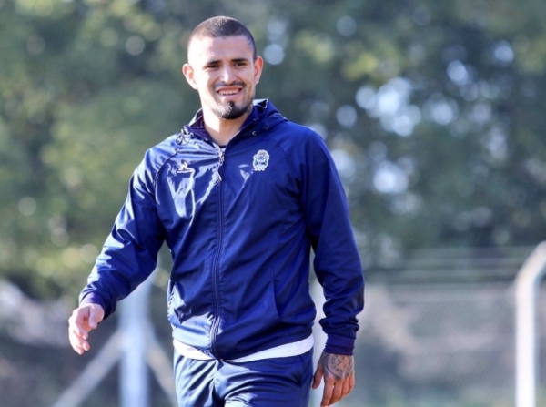 Víctor Ayala: 'Maradona estuvo contento por la primera victoria en nuestra cancha'