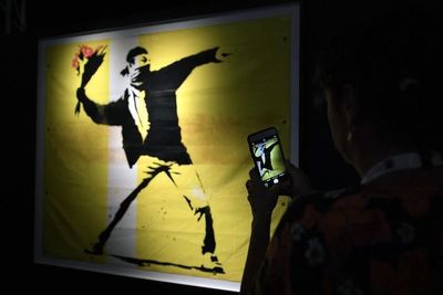 Banksy denuncia la situación de los sintecho en Navidad con un nuevo mural  - Artes Plásticas - ABC Color
