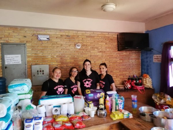 Voluntarios piden donaciones de pan dulce para pacientes del Incán