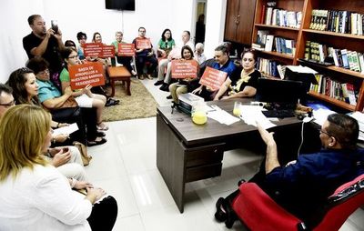 Vecinos denuncian a Mario Ferreiro ante la Defensoría - Locales - ABC Color