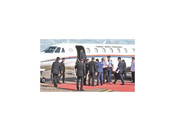 Mario Abdo estrena avión presidencial donado por Taiwán