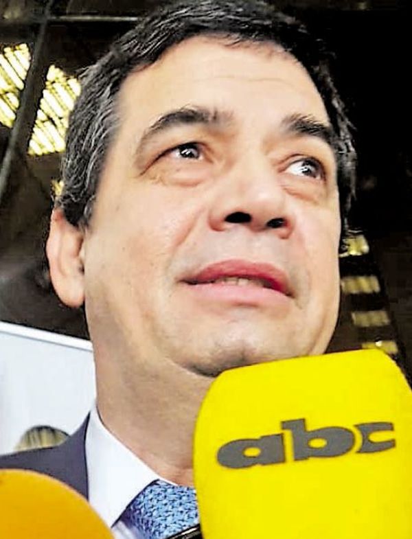 Velázquez dice que no sabe si ampliarán lista - Política - ABC Color