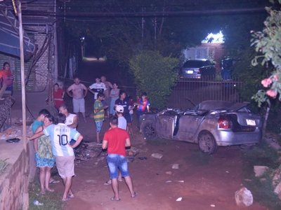 Joven muere en violento percance vehicular en Limpio