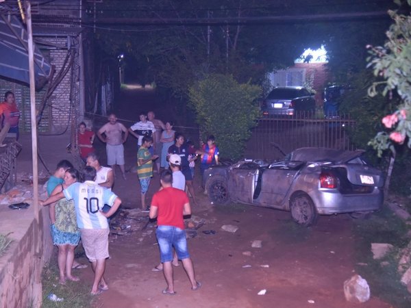 Joven muere en violento percance vehicular en Limpio