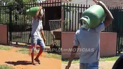 HURTÓ UNA GARRAFA, FUE PILLADO POR LOS VECINOS Y TERMINÓ PRESO
