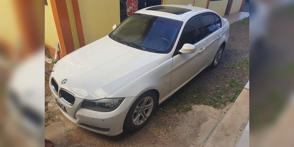 AUTOMÓVIL ROBADO EN ASALTO YA SE ENCUENTRA EN SEDE DE INVESTIGACIONES