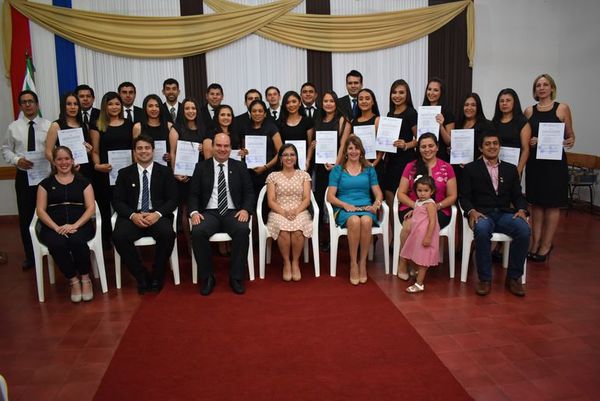 Egresan 31 nuevos profesionales en Santa Rosa - Nacionales - ABC Color