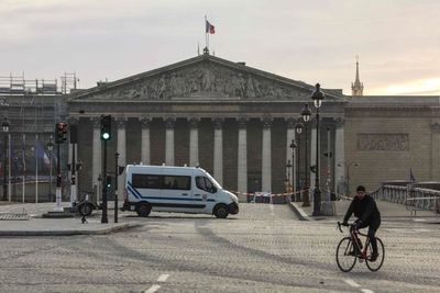 El desafío de hacer turismo en un París caótico y sin transportes - Viajes - ABC Color