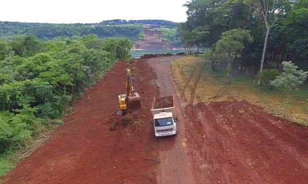 Ingresa segundo lote de maquinarias en zona de obras del Puente de la Integración