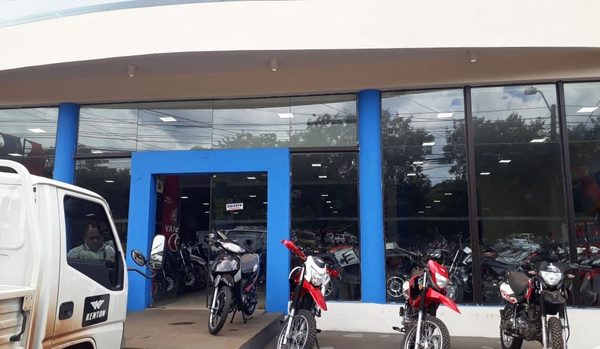 Asaltan local de Chacomer