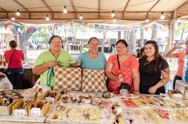 Feria de artesanos locales