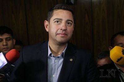 Cancelación de visas es señal para renovar figuras políticas, según Alliana