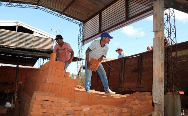 Yacyretá anuncia atención a oleros de Encarnación