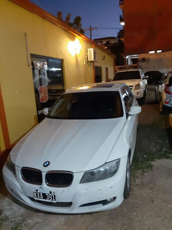 Recuperan BMW robado a turista en Encarnación - Nacionales - ABC Color