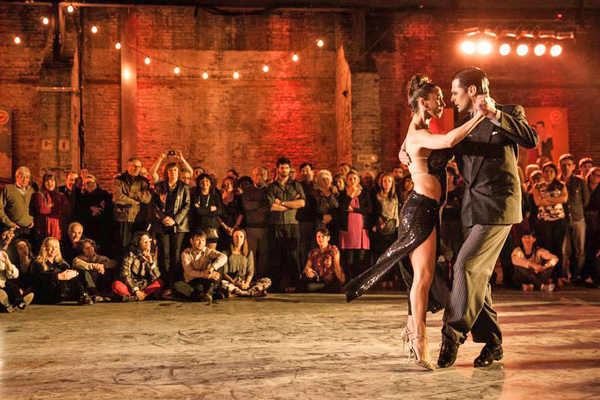 Celebran Día del Tango al ritmo de la milonga