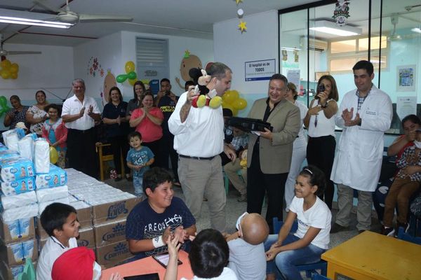 Clínicas: Pabellón de niños con leucemia se inundó de alegría y solidaridad