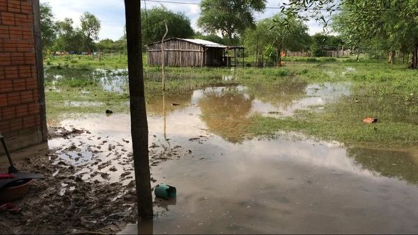 Viviendas inundadas tras lluvias en Bahía Negra - Nacionales - ABC Color