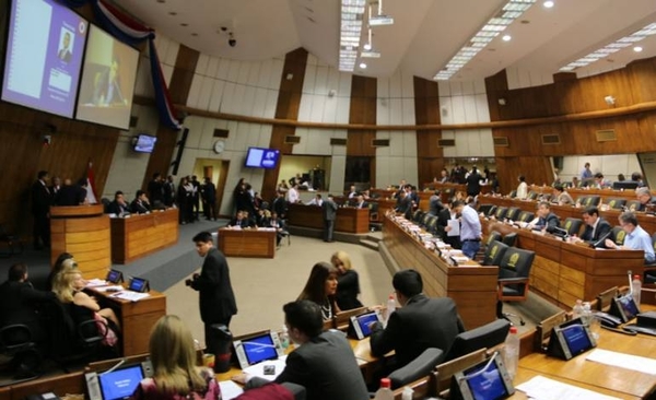 HOY / Diputados actualizan ley que persigue el lavado de dinero