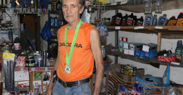Estando enfermo, abue encontró su gran pasión