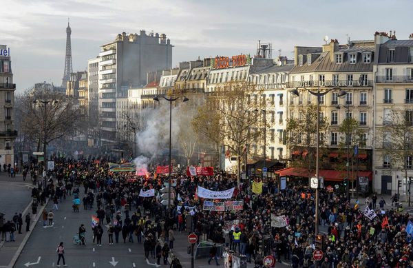 Francia: Sindicatos llaman a “intensificar” las huelgas