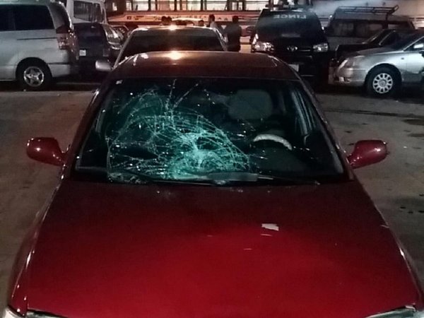 Mujer fallece embestida por un auto al intentar cruzar la ruta